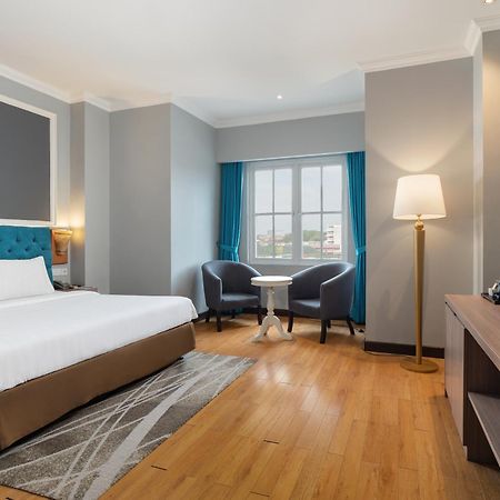 Luminor Hotel Palembang By Wh Free Massage 10 Minutes Zewnętrze zdjęcie