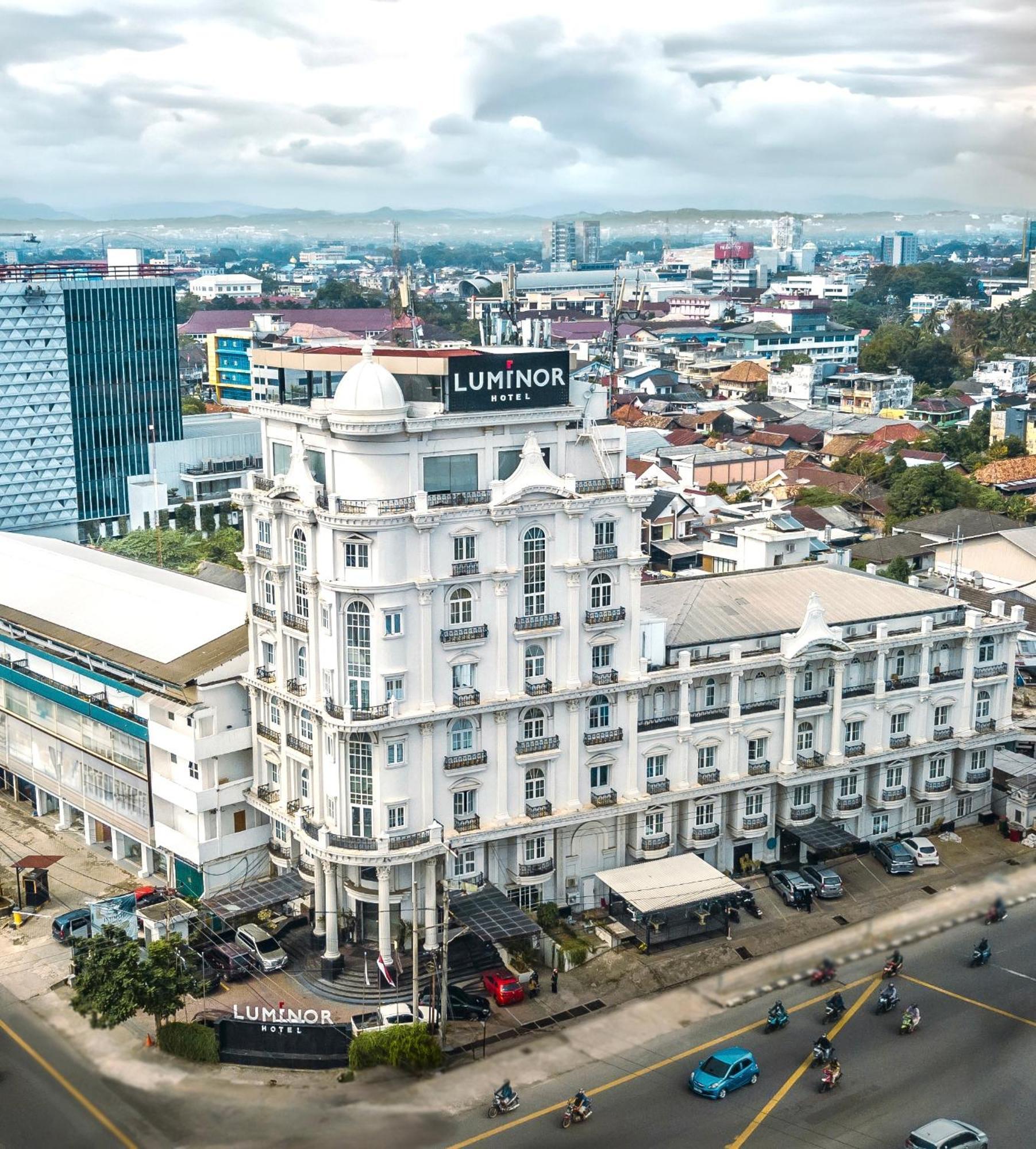 Luminor Hotel Palembang By Wh Free Massage 10 Minutes Zewnętrze zdjęcie